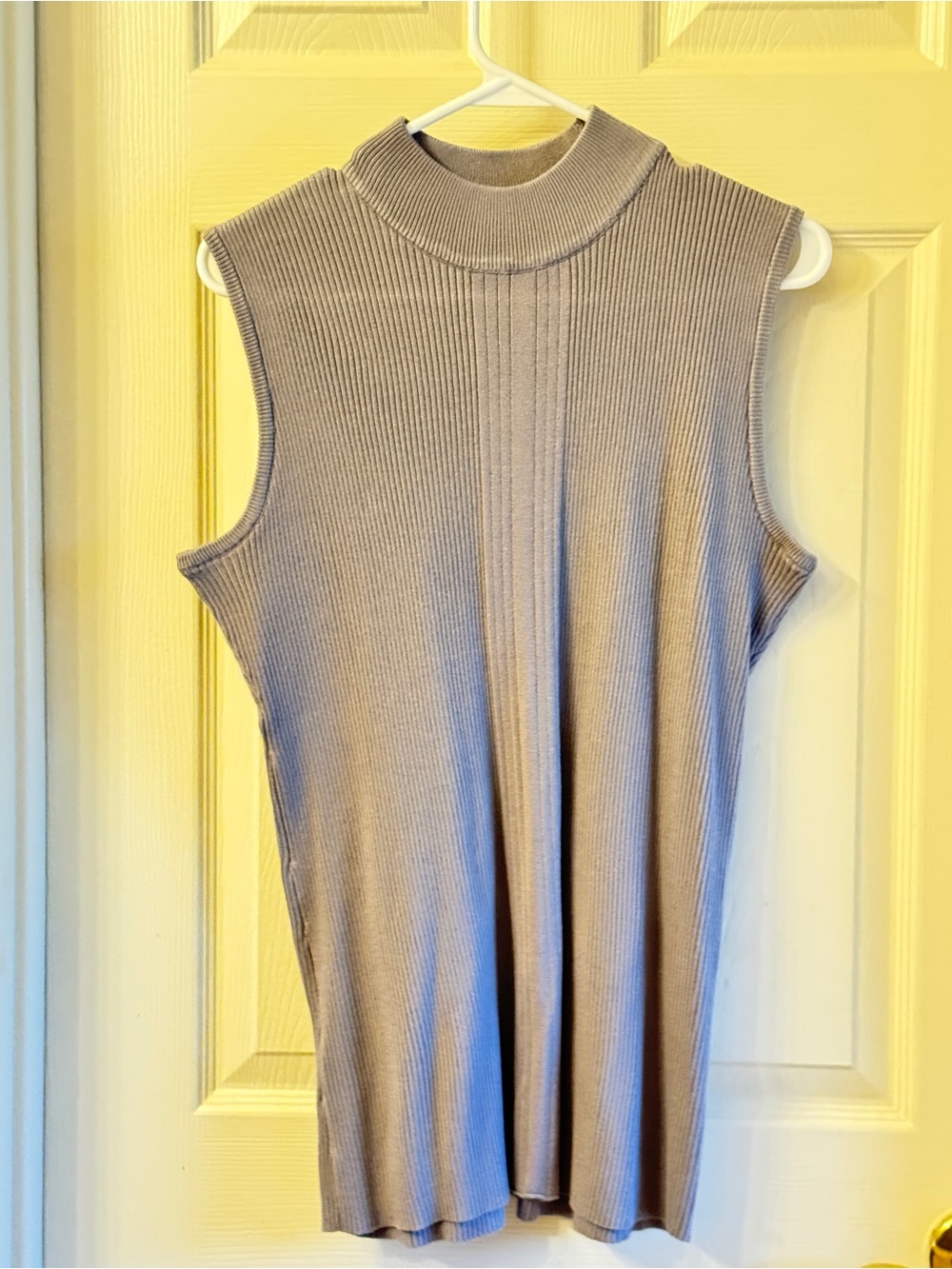 Sleeveless Mock Neck Ribbed Knit Top - black